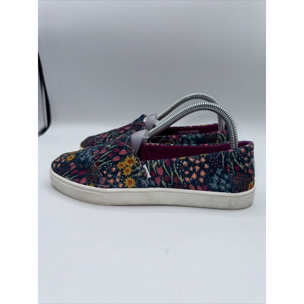 TOMS Classic Blue‎ Floral Suede  Slip On Women's Size  7.5